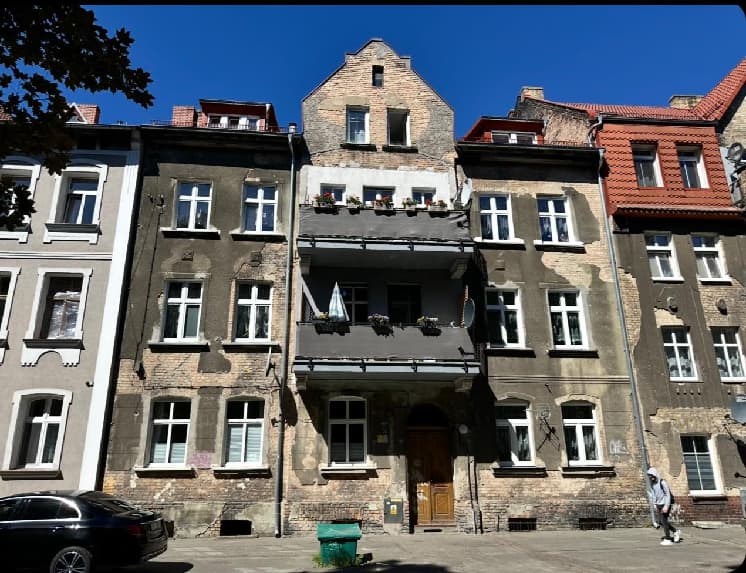 Denkmalgeschützte Altbaufassade, Gorzów — Vorher